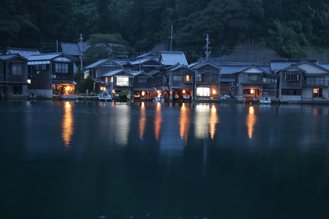 夕暮の伊根の舟屋(伊根町).JPG