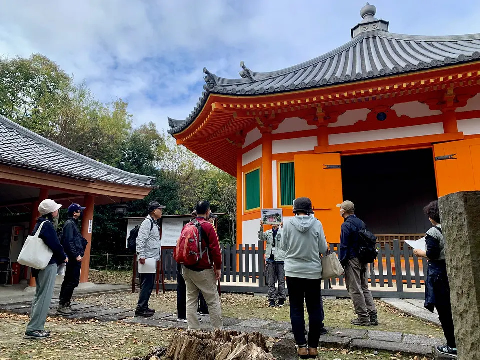 京都やわたの紅葉満喫　秋の文化財一斉公開(八角堂).jpg