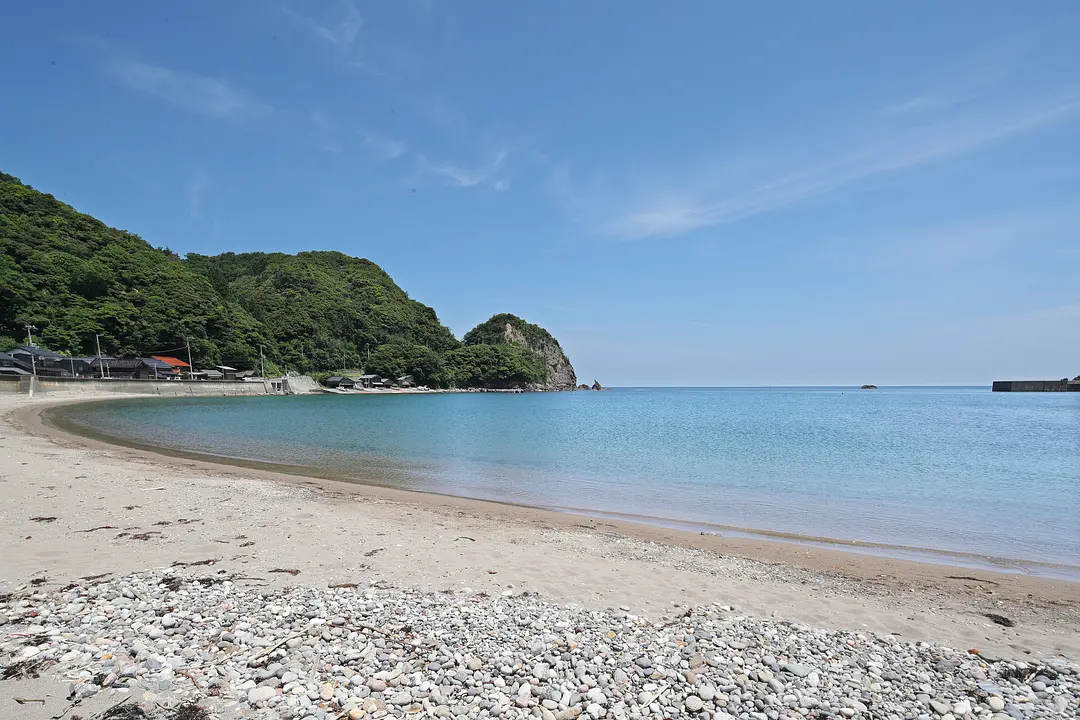 泊海水浴場①　表紙用.JPG