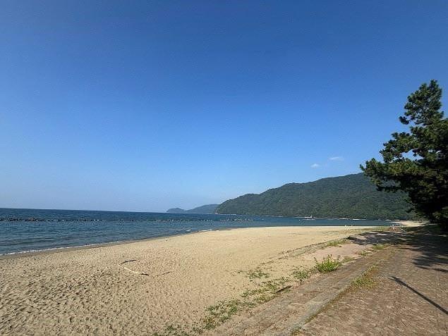 美しい砂浜が延々と続く神崎海水浴場