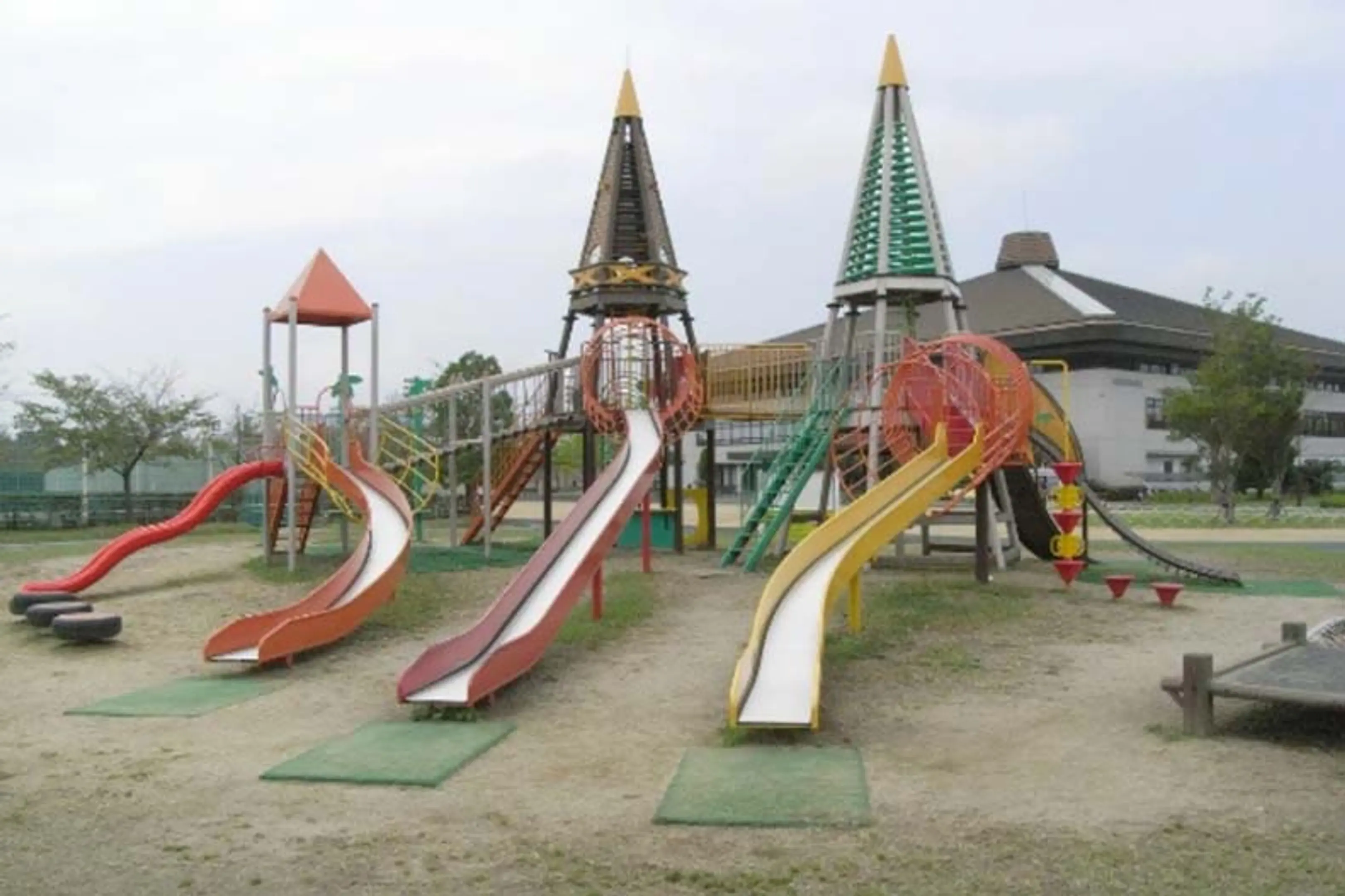 八幡市民スポーツ公園・体育館