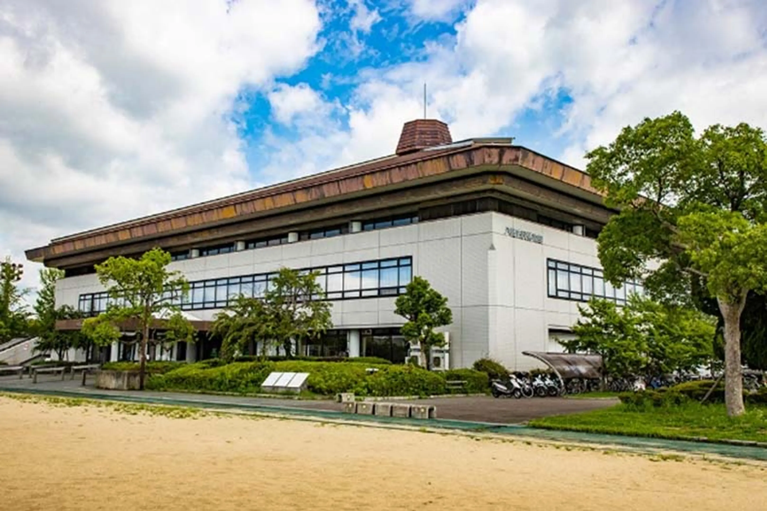 八幡市民スポーツ公園・体育館