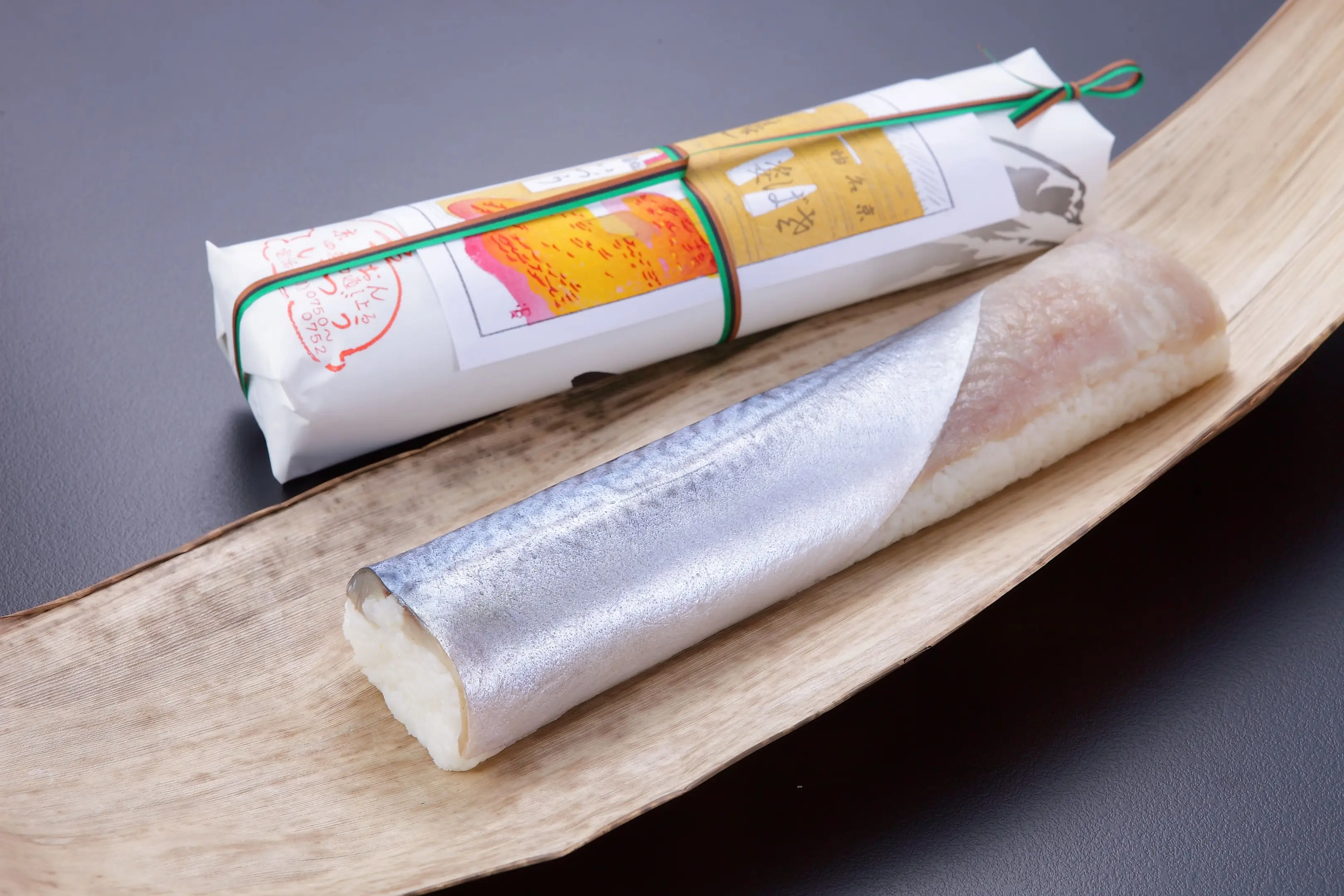 いづう鯖姿寿司  1本2人前.jpg