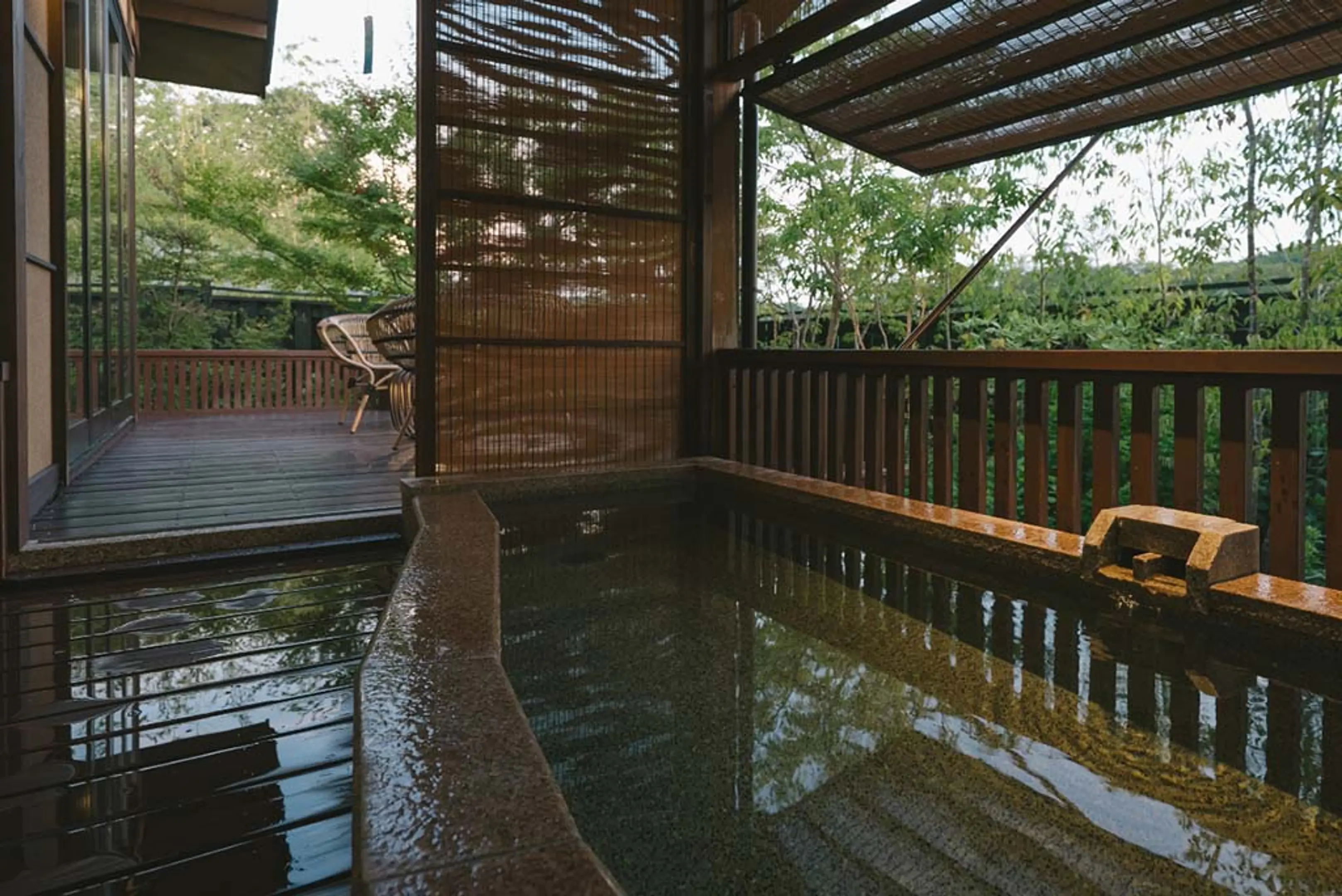 雨情草庵