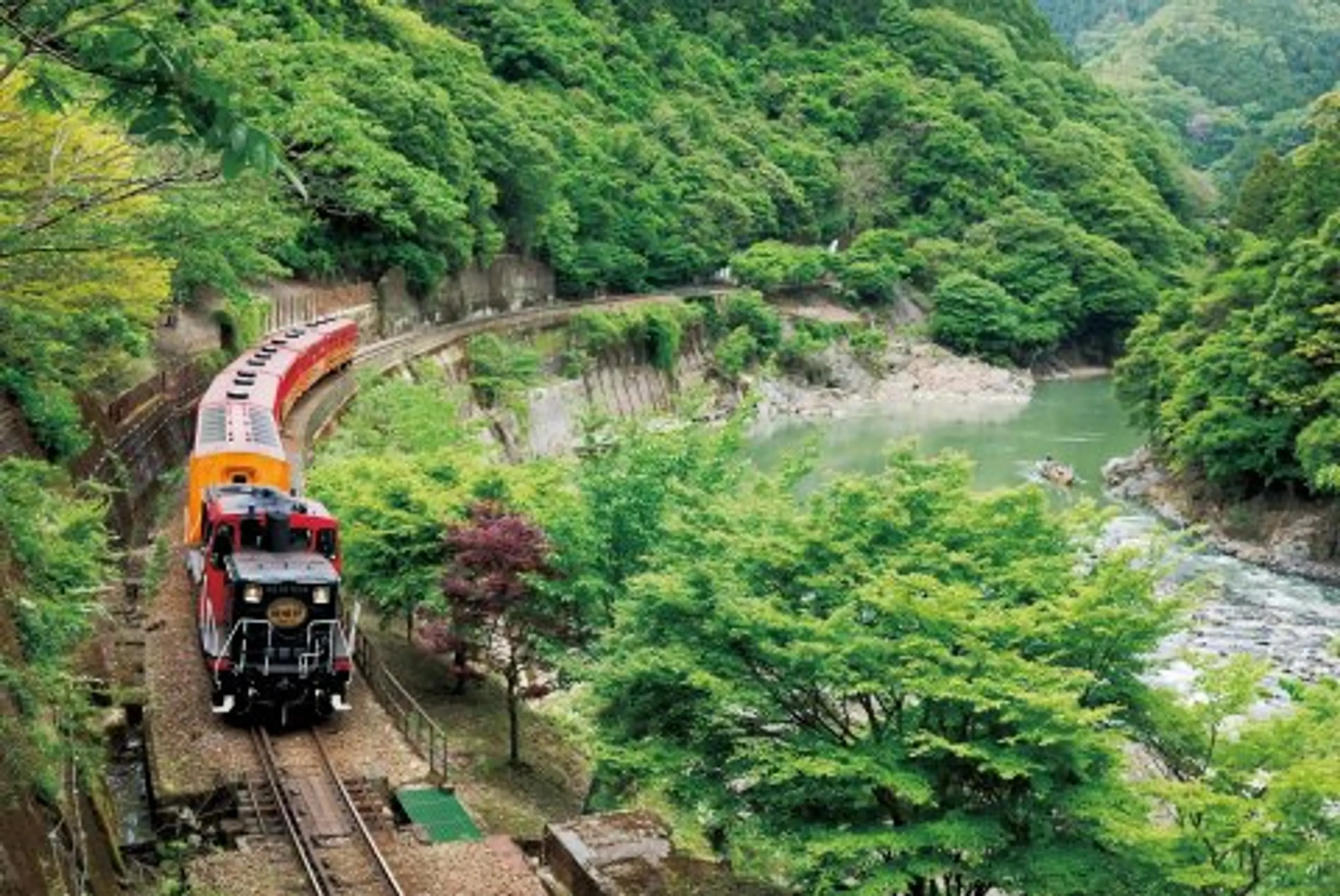嵯峨野観光鉄道 ＤＥ１０⭐️嵯峨野トロッコ ガラス張りに特別室も！ 嵯峨野トロッコ列車、新「牽引車&客車」2027