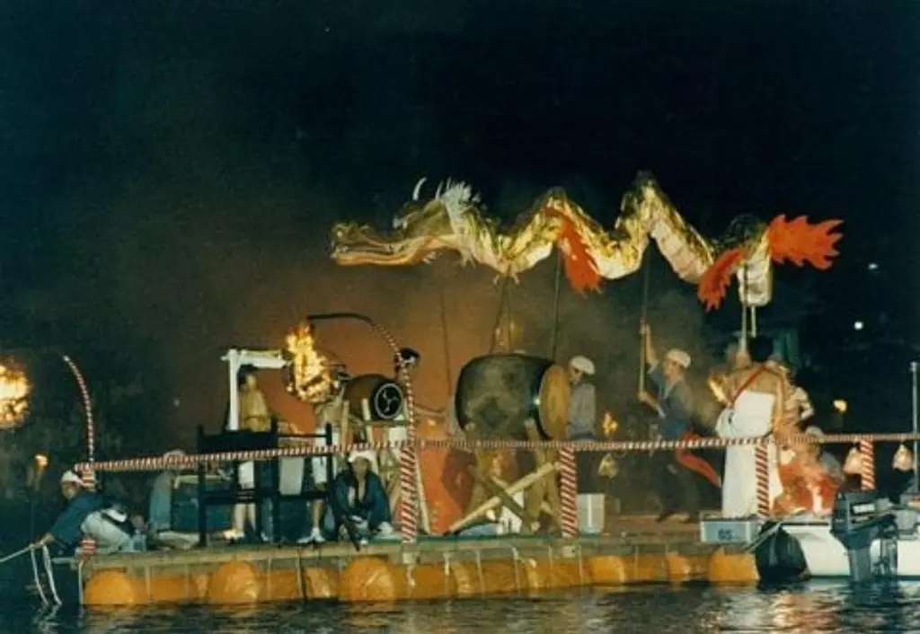 お祭り　イベント　お遍路　密教　お寺 ほら貝　法螺貝　和太鼓　山伏　魔除け Amazon.co.jp: 特大修験道法螺貝43.5㎝ 山伏 密教 魔除け 熊よけ