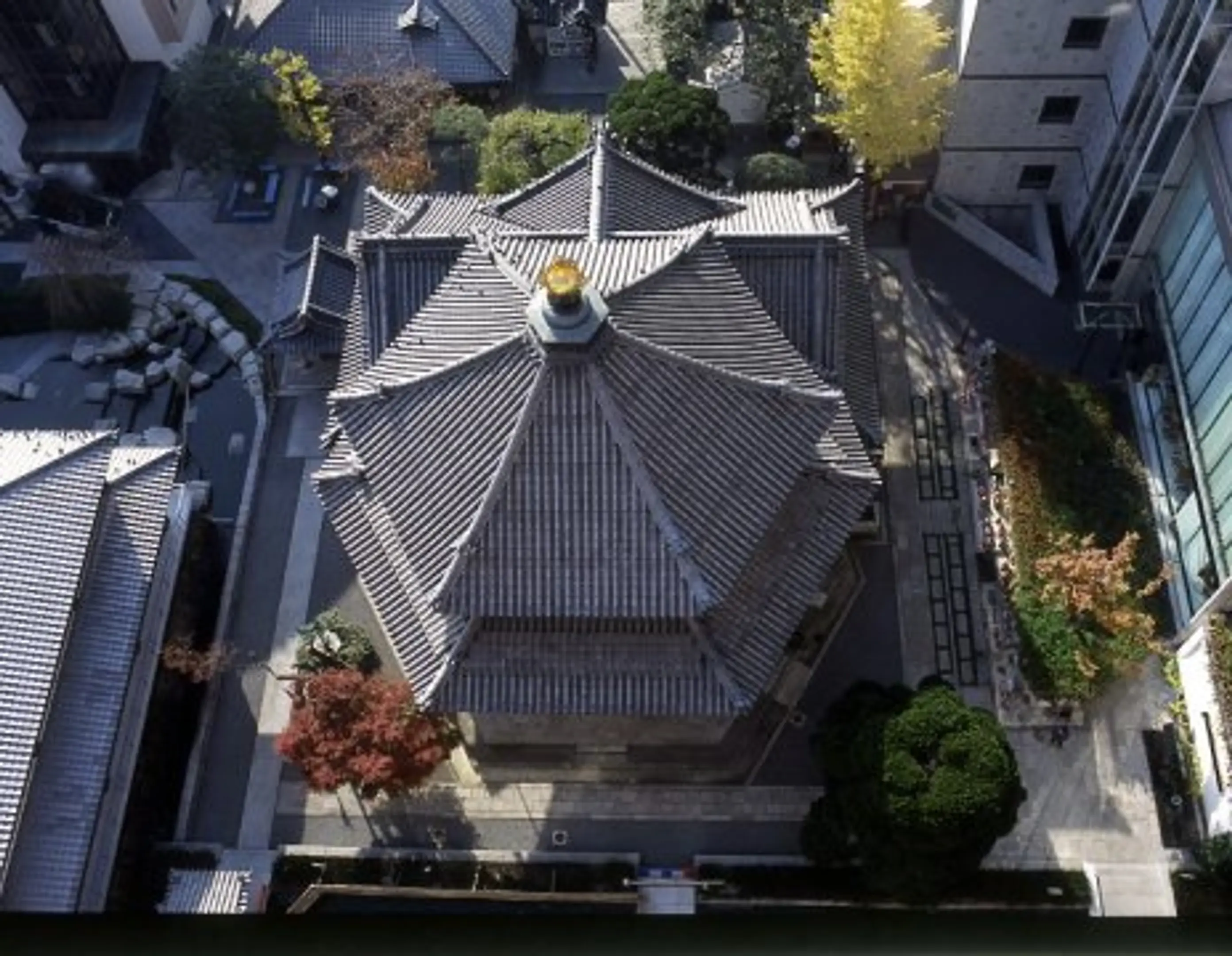 六角堂（紫雲山頂法寺） | スポット一覧 | 京都府観光連盟公式サイト